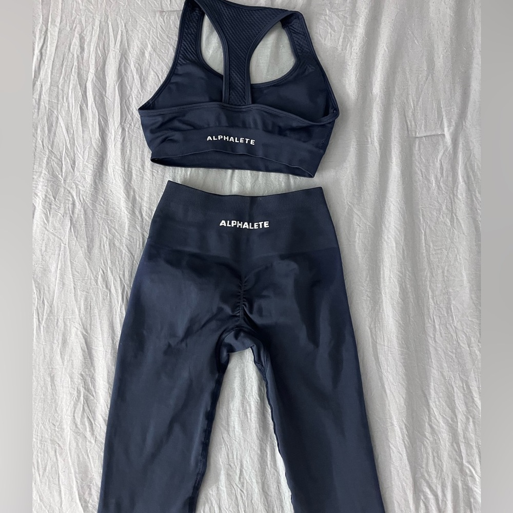 Alphalete Amplify Leggings and Impact Bra Matching Set in Tuxedo Blue